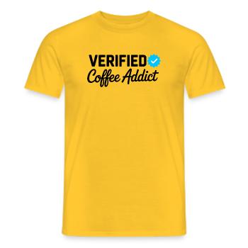 Badge vérifié de Coffee Addict Funny Caffeine Lover - T-shirt homme - jaune - Devant - AI Model Male 178 dark (178cm)