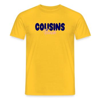 Cousins Beach – Bold & Soft - Männer T-Shirt - Gelb - Vorne - AI Model Male 178 dark (178cm)