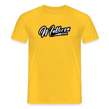 Mallorca 2026 Schriftzug - Männer T-Shirt - Gelb - Vorne - AI Model Male 178 dark (178cm)
