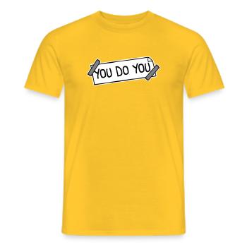 Tu fais ton drôle Confiance en toi Logo de la liberté - T-shirt homme - jaune - Devant - AI Model Male 178 dark (178cm)