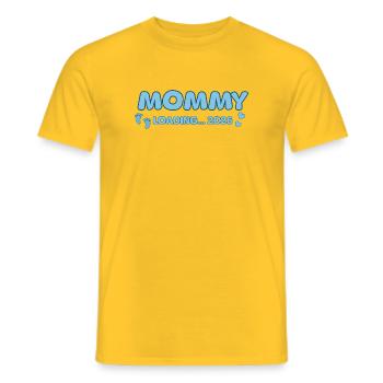 Mommy Loading 2026 - Männer T-Shirt - Gelb - Vorne - AI Model Male 178 dark (178cm)