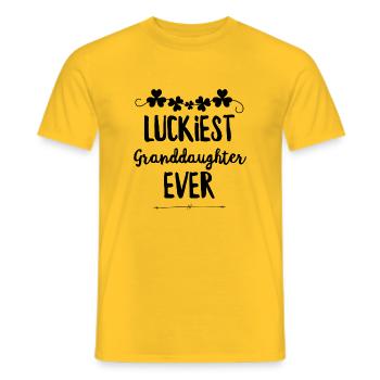 La petite-fille la plus chanceuse de tous les temps - T-shirt homme - jaune - Devant - AI Model Male 178 dark (178cm)