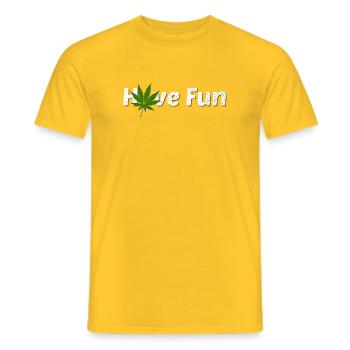 Have Fun - Männer T-Shirt - Gelb - Vorne - AI Model Male 178 dark (178cm)