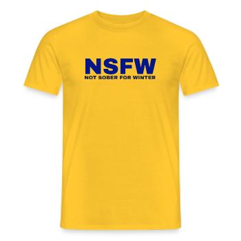 Pas sobre pour l’hiver - Amateurs de vins chauds - T-shirt homme - jaune - Devant - AI Model Male 178 dark (178cm)