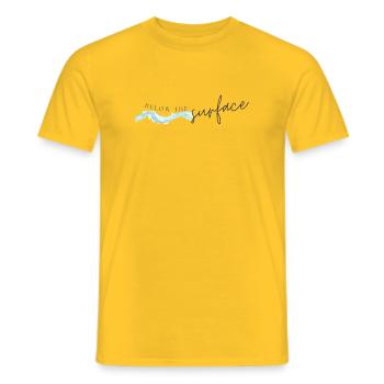 Below The Surface Ocean Inspired T-Shirt  - Männer T-Shirt - Gelb - Vorne - AI Model Male 178 dark (178cm)