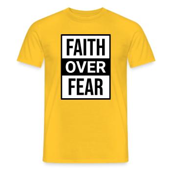 Texte Foi Plus Peur Motivation Religion T-Shirt - T-shirt homme - jaune - Devant - AI Model Male 178 dark (178cm)