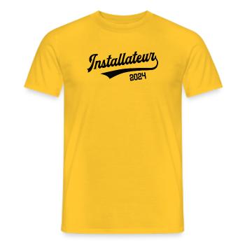 Installateur 2024 Beruf Anlagemechaniker Sanitär - Männer T-Shirt - Gelb - Vorne - AI Model Male 178 dark (178cm)