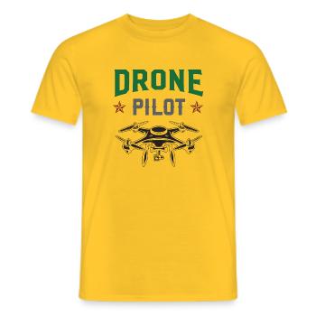 Drohnen-Pilot - Männer T-Shirt - Gelb - Vorne - AI Model Male 178 dark (178cm)