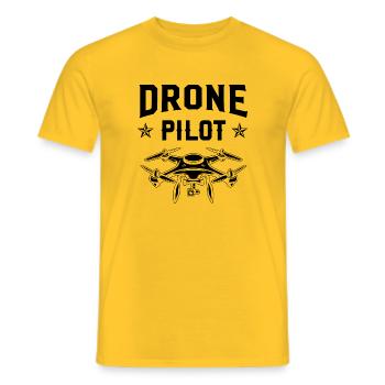 Drohnen-Pilot - Männer T-Shirt - Gelb - Vorne - AI Model Male 178 dark (178cm)
