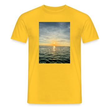 Sunset by the sea Evening atmosphere - Men's T-Shirt - yellow - Front - AI Model Male 178 dark (178cm)