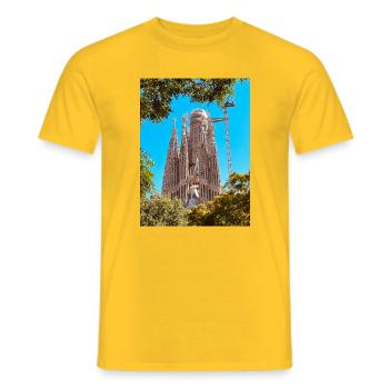 Sagrada Família : l’icône de Barcelone - T-shirt homme - jaune - Devant - AI Model Male 178 dark (178cm)