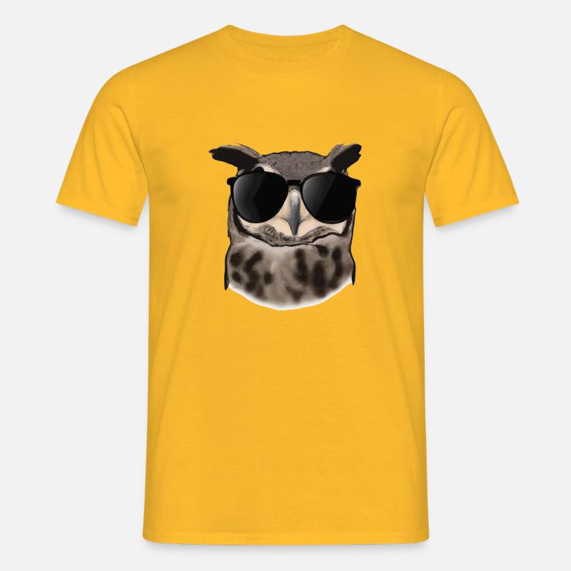 Eule mit Sonnenbrille Geschenkidee - Männer T-Shirt - Gelb