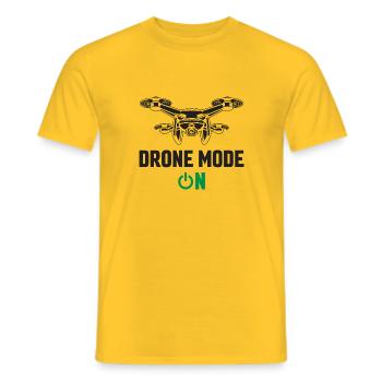Drohnen-Modus Ein - Männer T-Shirt - Gelb - Vorne - AI Model Male 178 dark (178cm)
