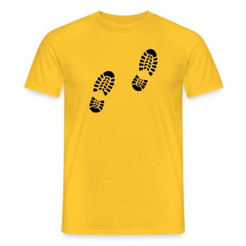 shoes footprints - Men's T-Shirt - yellow - Front - AI Model Male 178 dark (178cm)