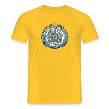 Exotische Vibes 🐢 Sammlung Textil Tatau - Männer T-Shirt - Gelb - Vorne - AI Model Male 178 dark (178cm)