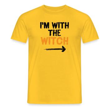 Ich bin mit der Hexe Funny Halloween Ehemann Ehefrau - Männer T-Shirt - Gelb - Vorne - AI Model Male 178 dark (178cm)