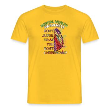 Beurteilen Sie nicht, was Sie nicht verstehen, was - Männer T-Shirt - Gelb - Vorne - AI Model Male 178 dark (178cm)