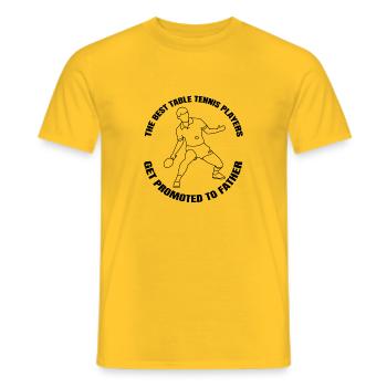 Joueur de tennis de table Papa Ventilateur de tennis de table Tennis de table - T-shirt homme - jaune - Devant - AI Model Male 178 dark (178cm)