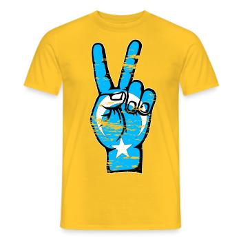 Drapeau ouïghour Symbole de la victoire de la paix utilisé - T-shirt homme - jaune - Devant - AI Model Male 178 dark (178cm)