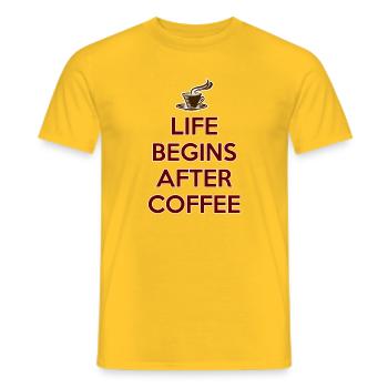 DAS LEBEN BEGINNT NACH DEM KAFFEE Geschenk - Männer T-Shirt - Gelb - Vorne - AI Model Male 178 dark (178cm)