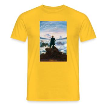 Caspar David Friedrich Wanderer über dem Nebelmeer - Männer T-Shirt - Gelb - Vorne - AI Model Male 178 dark (178cm)