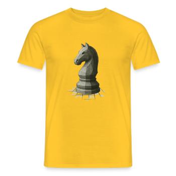 Low Poly Schach Springer Design - Männer T-Shirt - Gelb - Vorne - AI Model Male 178 dark (178cm)