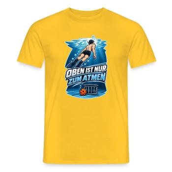 Unterwasser Taucher Spruch Oben Atmen - Männer T-Shirt - Gelb - Vorne - AI Model Male 178 dark (178cm)
