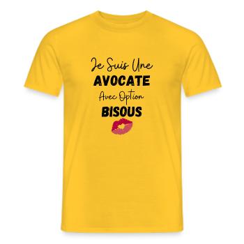 je suis une avocate avec option bisous - T-shirt homme - jaune - Devant - AI Model Male 178 dark (178cm)
