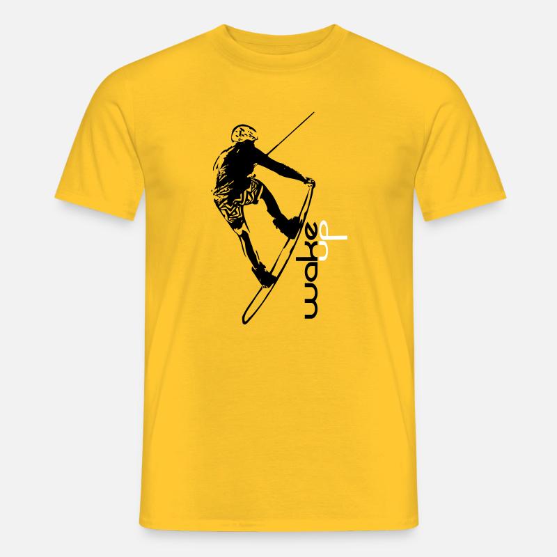 wake up wakeboard - Männer T-Shirt - Gelb