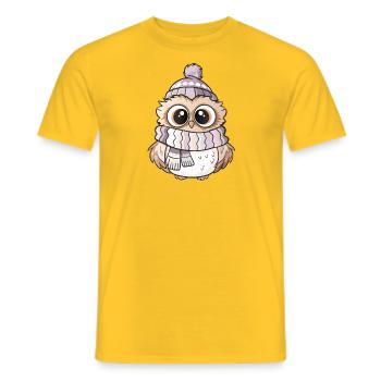 Chouette mignonne avec écharpe et chapeau à pompon. - T-shirt homme - jaune - Devant - AI Model Male 178 dark (178cm)