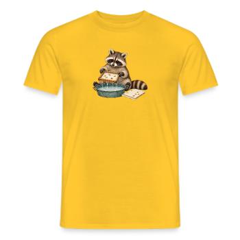 Waschbär schöpft Papier - Männer T-Shirt - Gelb - Vorne - AI Model Male 178 dark (178cm)
