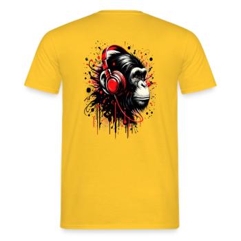 Affenkopf mit roten Kopfhörern POD-Design - Männer T-Shirt - Gelb - Hinten - AI Model Male 178 dark (178cm)