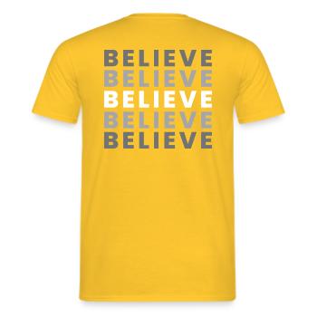 Foi dans la grille – Gris Blanc - T-shirt homme - jaune - Dos - AI Model Male 178 dark (178cm)