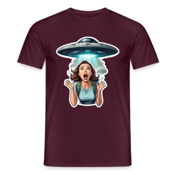 Woman is scared of alien abduction - Men's T-Shirt - brick red - Front - AI Model Male 178 light (178cm)