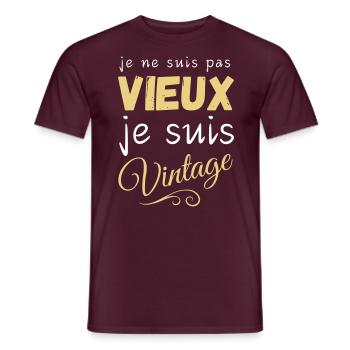 JE NE SUIS PAS VIEUX JE SUIS VINTAGE - T-shirt homme - rouge brique - Devant - AI Model Male 178 light (178cm)