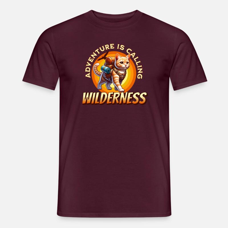 ADVENTURE IS CALLING | CAT - Männer T-Shirt - Ziegelrot