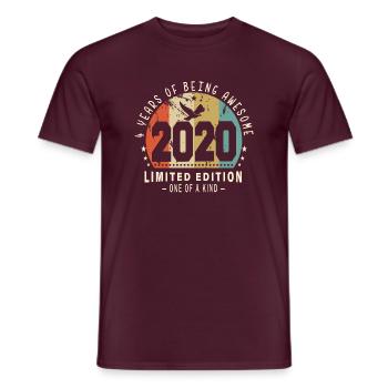 Original Geboren im Jahr 2020 Authentisches Geschenk 2020 Bursdag - Männer T-Shirt - Ziegelrot - Vorne - AI Model Male 178 light (178cm)