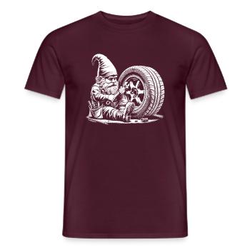 Car mechanic - Men's T-Shirt - brick red - Front - AI Model Male 178 light (178cm)