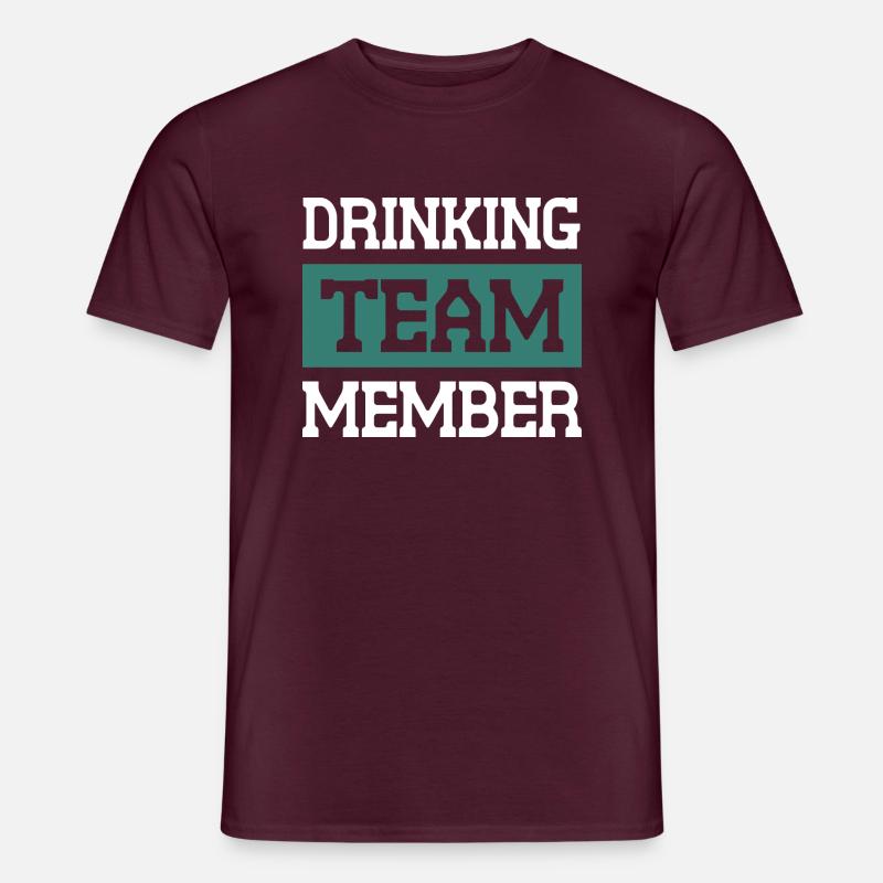 Drinking Team - Männer T-Shirt - Ziegelrot