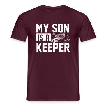 Mein Sohn ist ein Hüter - Fußball Mama Fußball Papa Geschenk - Männer T-Shirt - Ziegelrot - Vorne - AI Model Male 178 light (178cm)