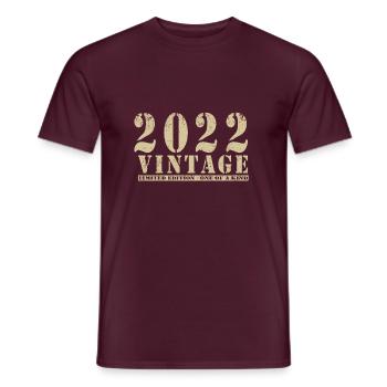 Original 2022 Vintage Vintage anniversaire rétro - T-shirt homme - rouge brique - Devant - AI Model Male 178 light (178cm)
