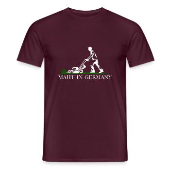 Mäht in Germany - Männer T-Shirt - Ziegelrot - Vorne - AI Model Male 178 light (178cm)