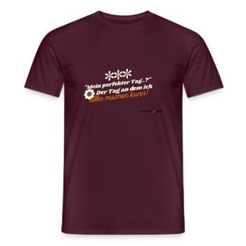 Der perfekte Tag. Alles was mir gut tut. - Männer T-Shirt - Ziegelrot - Vorne - AI Model Male 178 light (178cm)