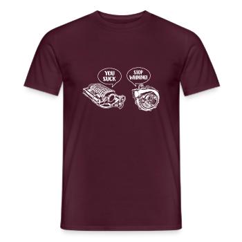 Turbocompresseur vs Supercompresseur - Car Guy Mechanic - T-shirt homme - rouge brique - Devant - AI Model Male 178 light (178cm)