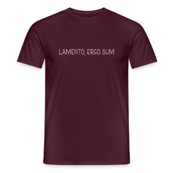 Se lamenter - T-shirt homme - rouge brique - Devant - AI Model Male 178 light (178cm)