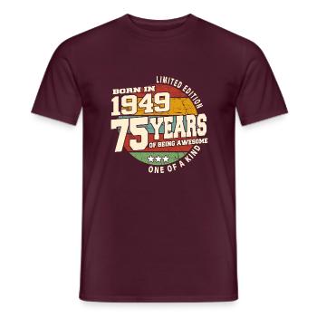 1949 Vintage Retro Classique 75 ans - T-shirt homme - rouge brique - Devant - AI Model Male 178 light (178cm)