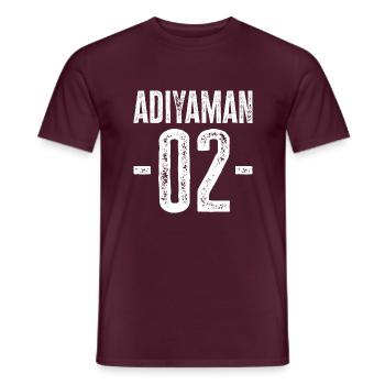 Adıyaman 02 – Stolz auf eine vielfältige Heimat - Männer T-Shirt - Ziegelrot - Vorne - AI Model Male 178 light (178cm)