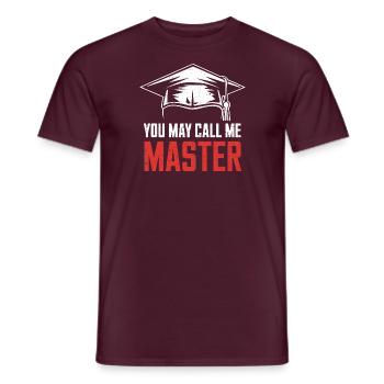 Design humoristique pour les diplômés de la maîtrise - T-shirt homme - rouge brique - Devant - AI Model Male 178 light (178cm)