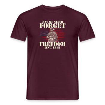 Mogen we nooit vergeten dat vrijheid niet gratis is - Memorial - Heren T-shirt - steenrood - Voor - AI Model Male 178 light (178cm)
