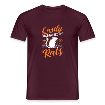 Easily distracted by Rats Ratte Hausratte - Männer T-Shirt - Ziegelrot - Vorne - AI Model Male 178 light (178cm)